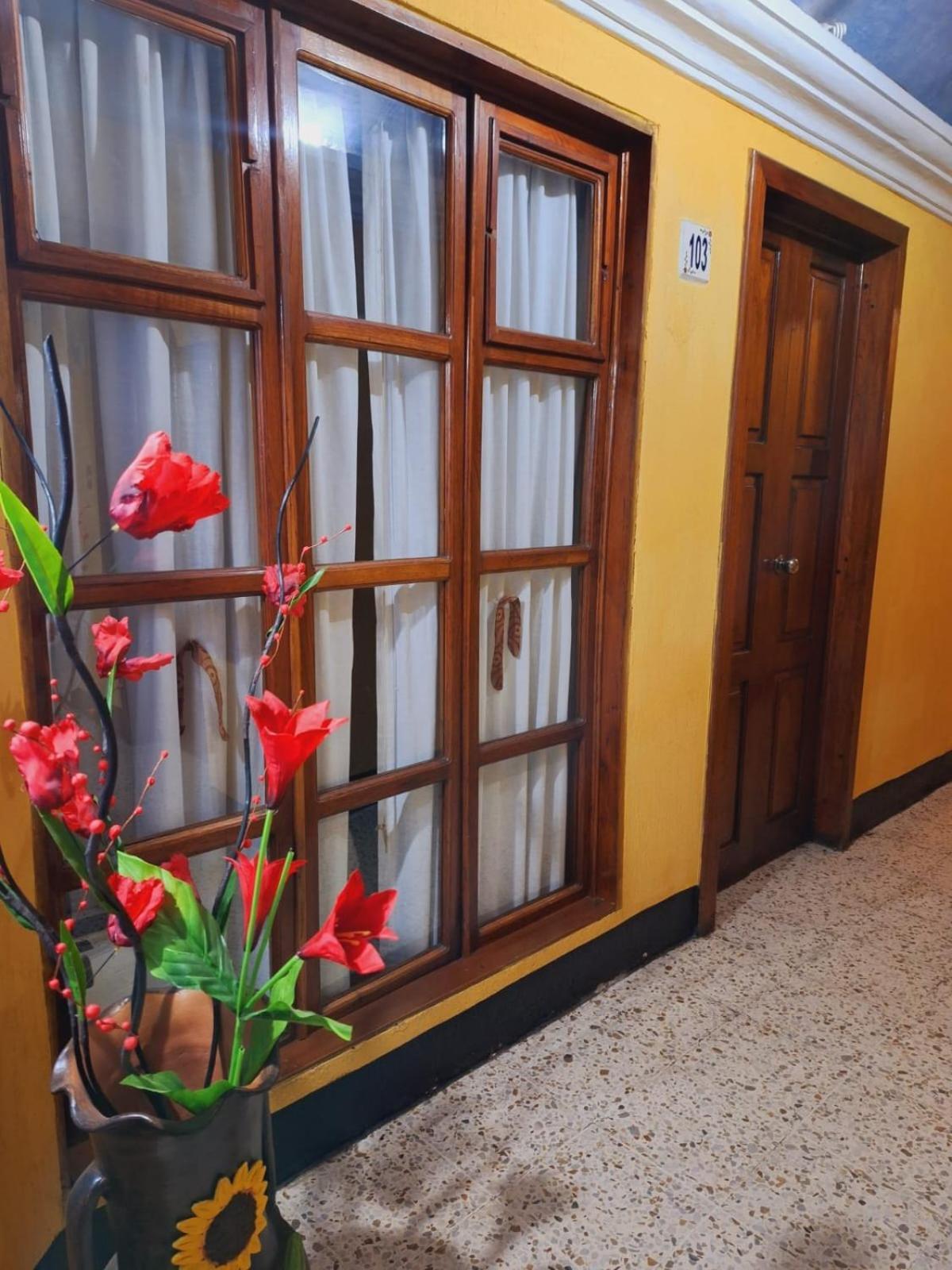Hotel Posada San Miguel 안티구아 과테말라 외부 사진
